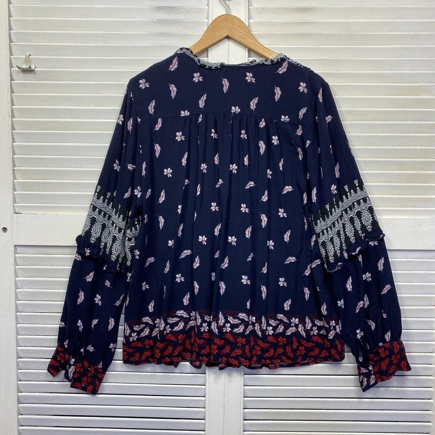 Piper Curve Top 16 18 Plus Long Sleeve Viscose Navy White Floral Feathers