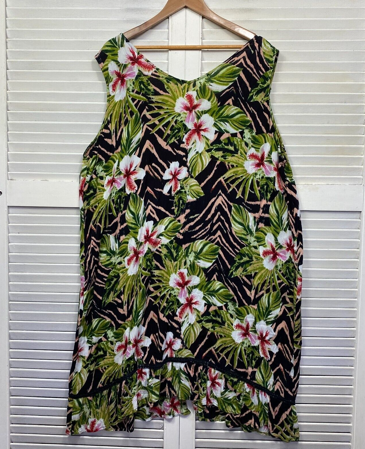 beme Dress Size 20 Plus Black Floral Sleeveless Long Shift Viscose V Neck