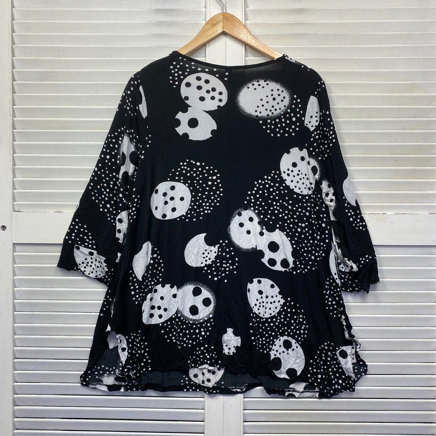 Taking Shape Top Size 14 Plus Black White Dots Tunic Long Sleeve