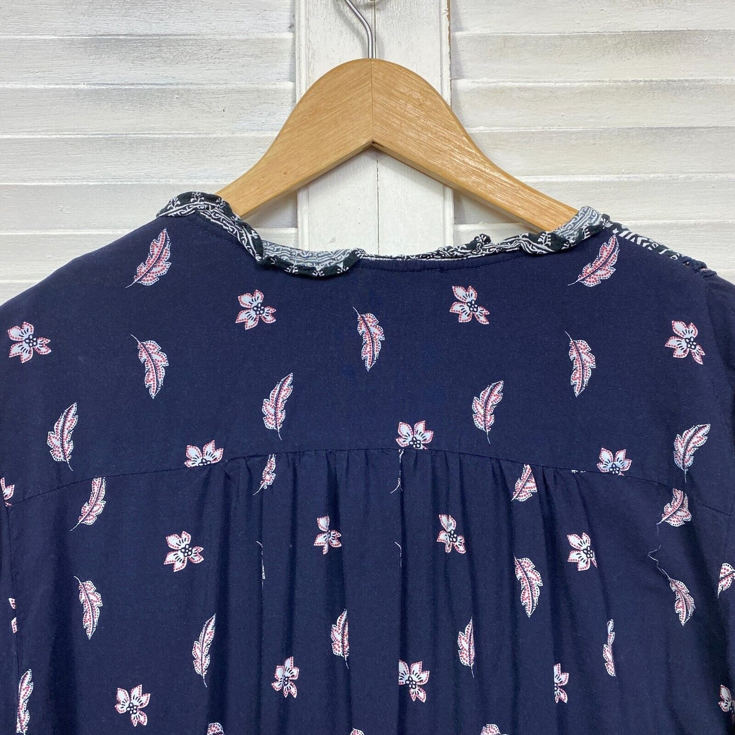 Piper Curve Top 16 18 Plus Long Sleeve Viscose Navy White Floral Feathers