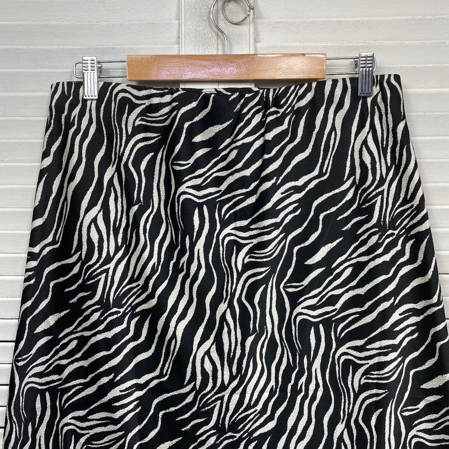 Decjuba Maxi Skirt Size 14 Black White Zebra Print Long Elastic Waist New