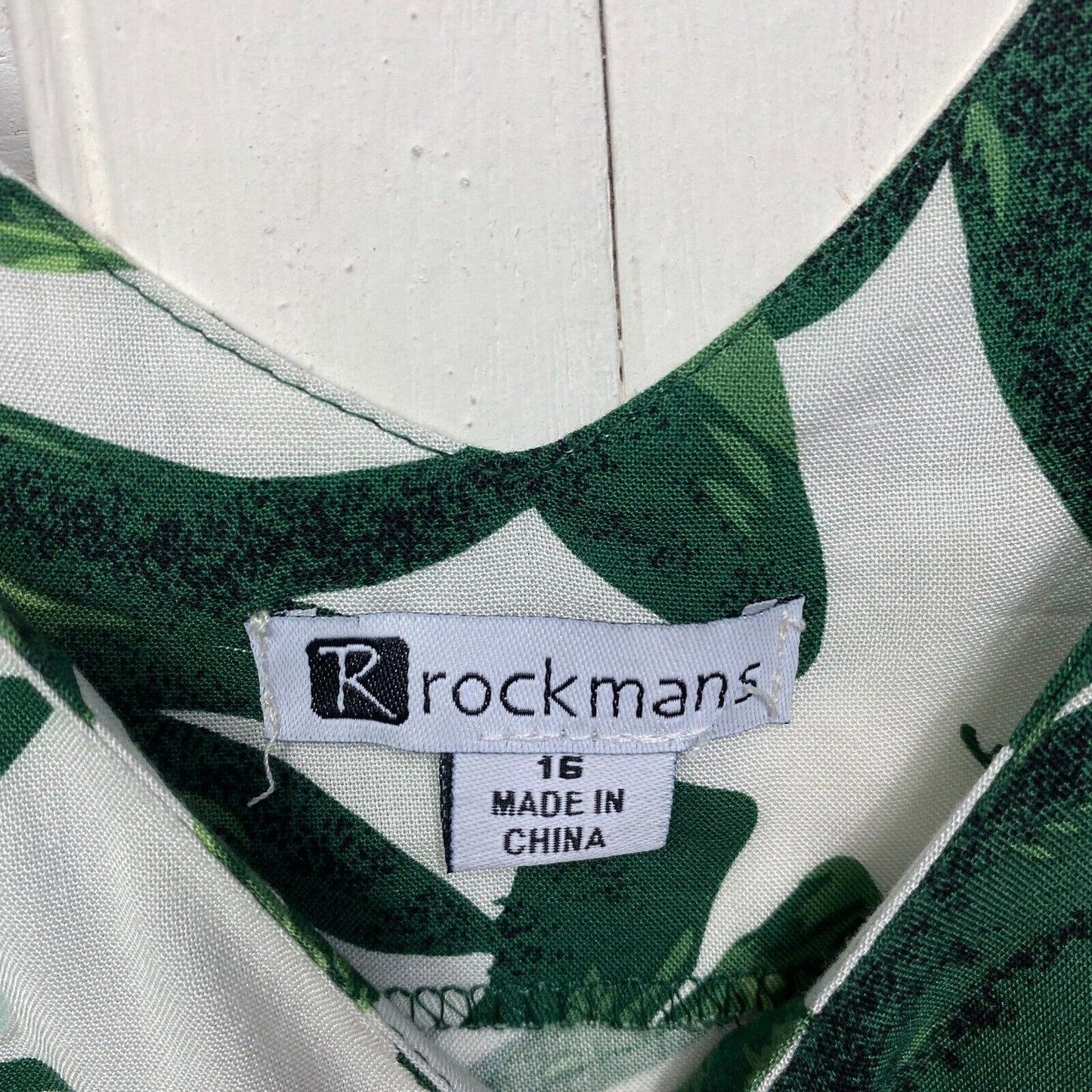 Rockmans Top Size 16 Plus White Green Floral Sleeveless Sequins Viscose