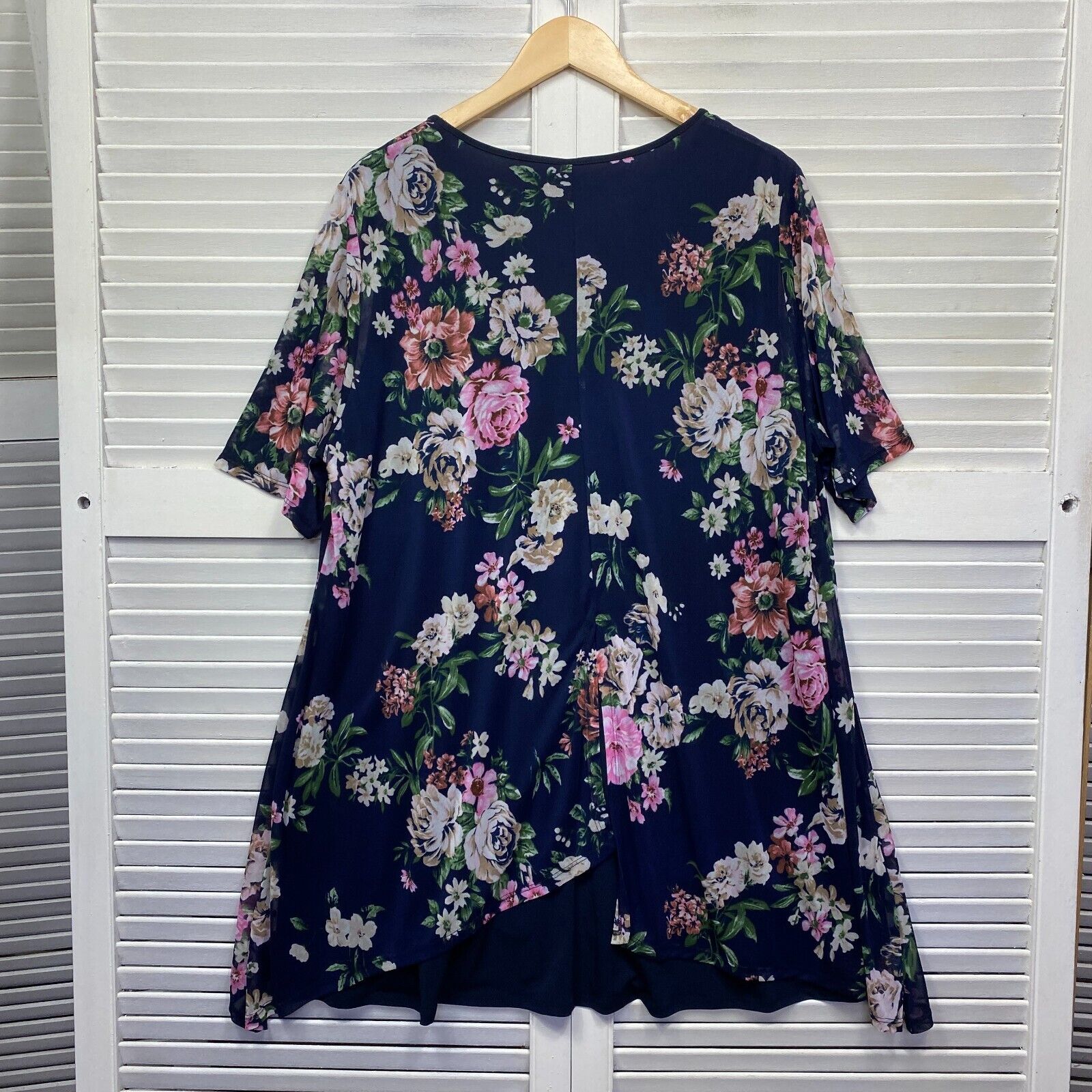 Shein Curve Top 2XL 16 18 Plus Floral Short Sleeve Preloved