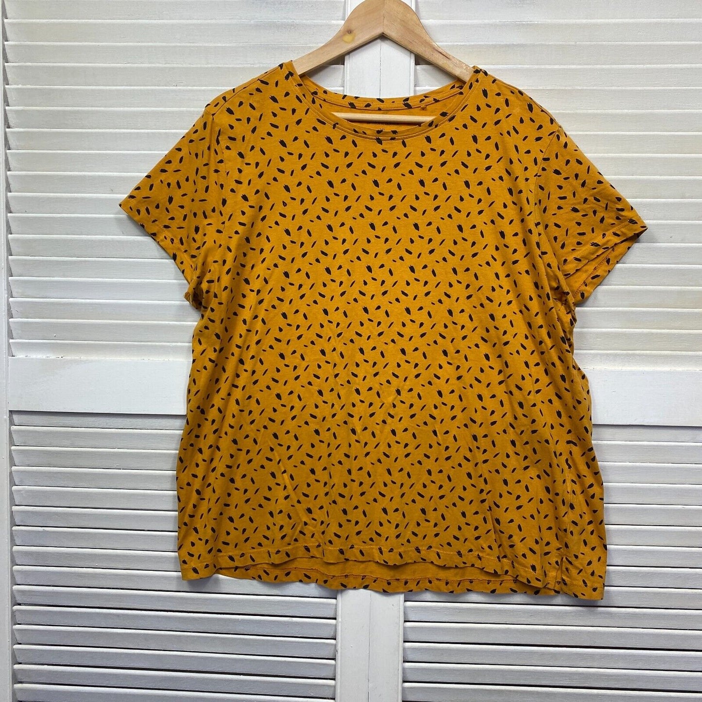 Brillant Basics Plus Size Top Size XL Mustard Short Sleeve T-shirt