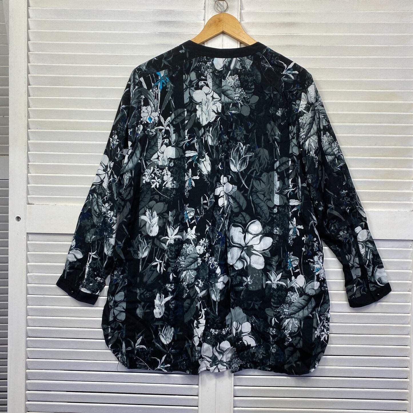 Blue Illusion Shirt Size 16 XL Black White Floral Viscose Rayon Long Sleeve Button UP