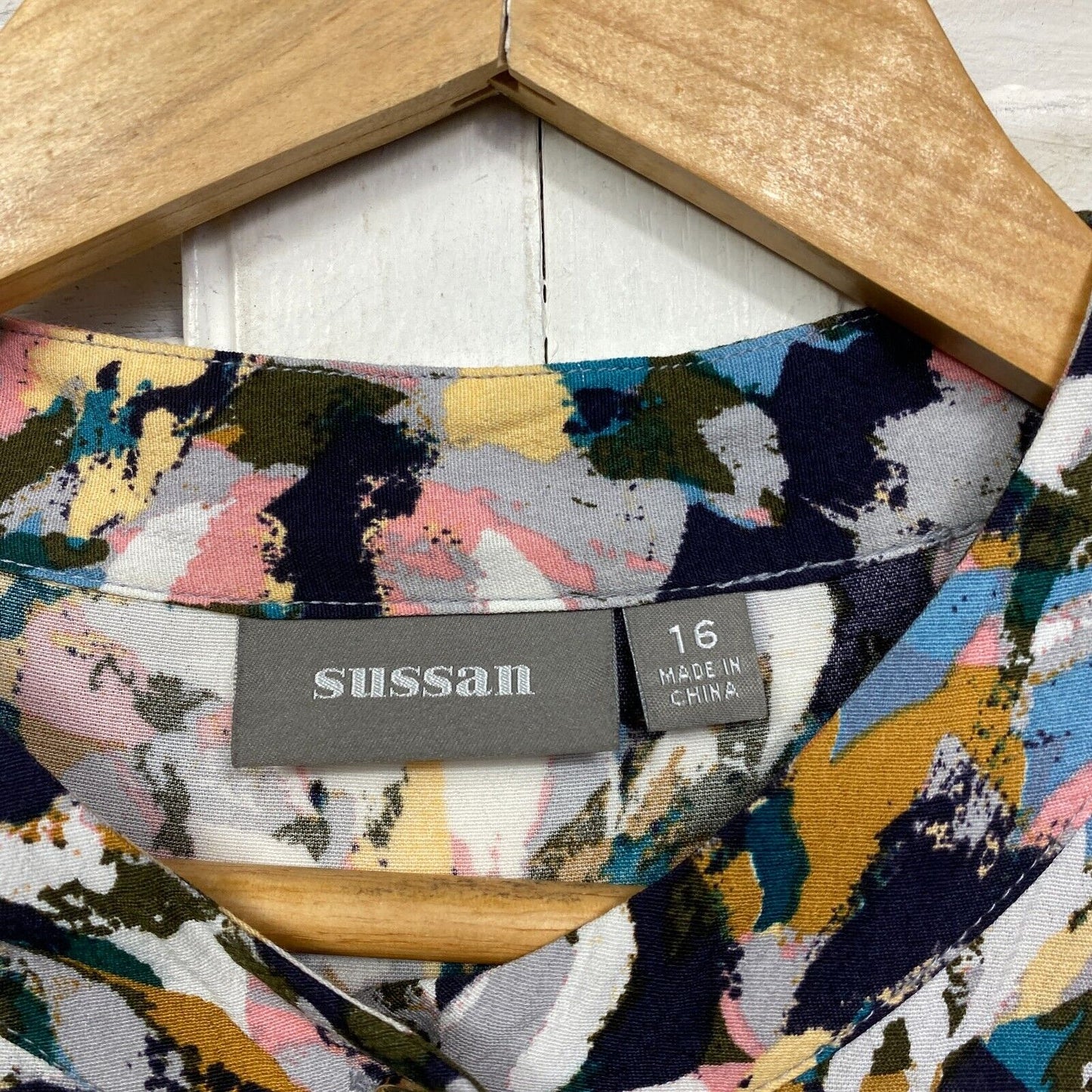 Sussan Top Size 16 Multicoloured Long Sleeve Viscose Button Up