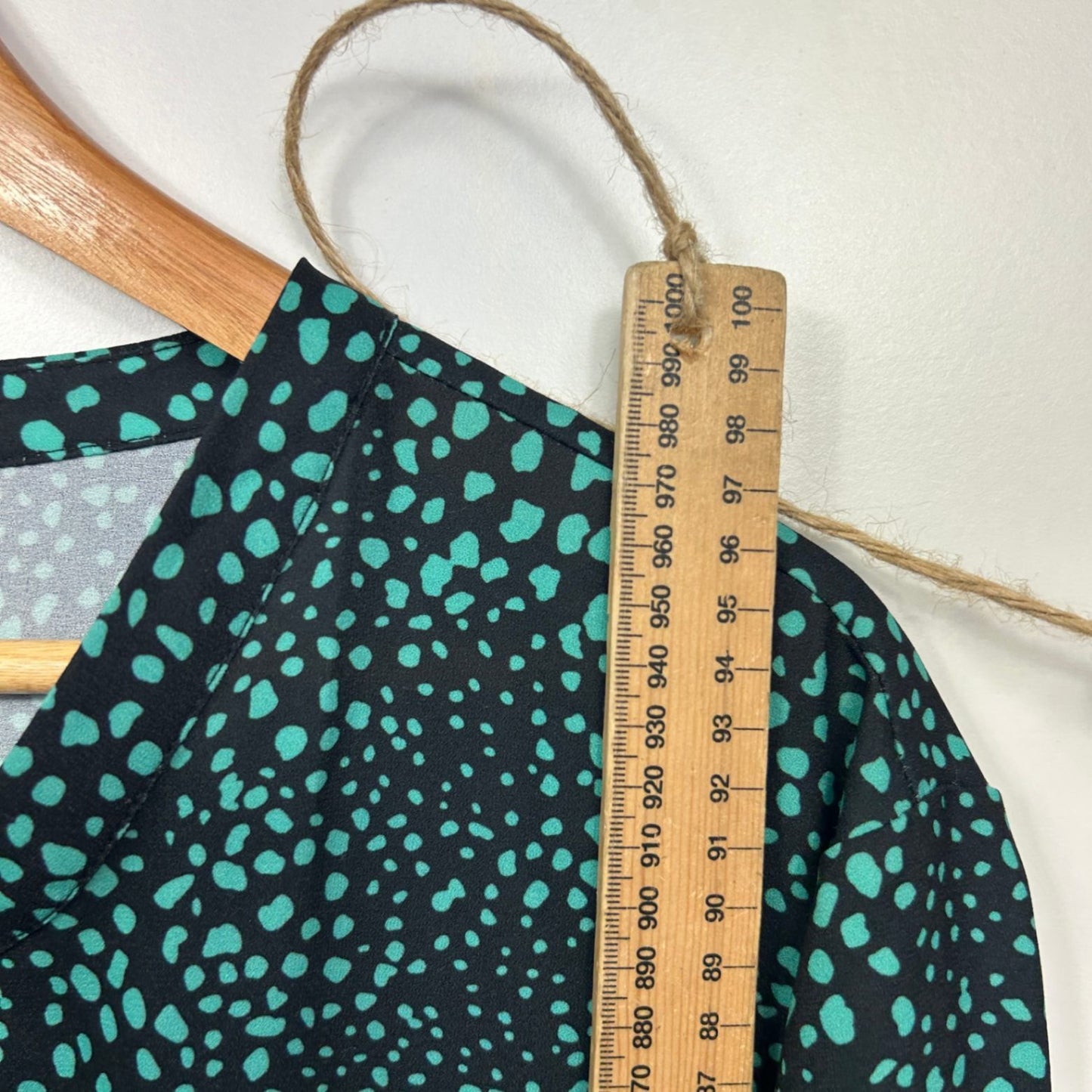 Sara Tunic Top Size 26 Plus Green Roll Tab Sleeve Button Up