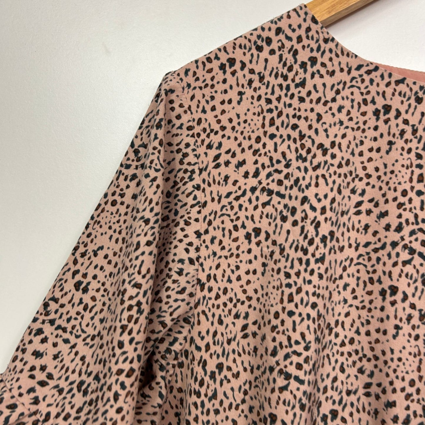 Atmos & Here Dress Size 20 Biege Short Sleeve Midi Length Lined
