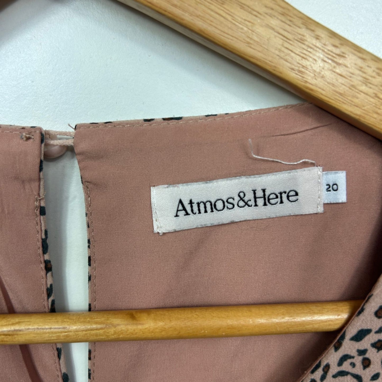 Atmos & Here Dress Size 20 Biege Short Sleeve Midi Length Lined