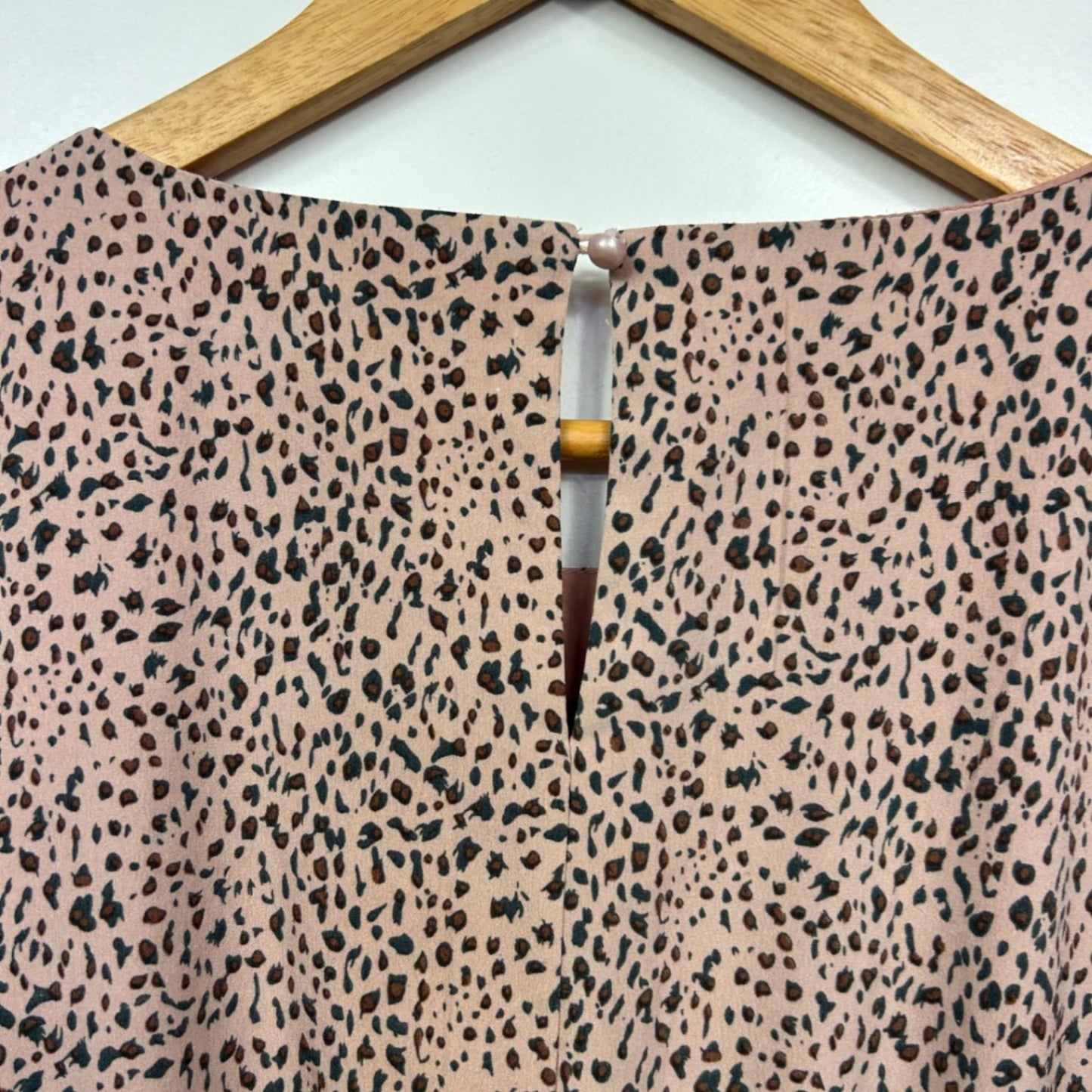 Atmos & Here Dress Size 20 Biege Short Sleeve Midi Length Lined