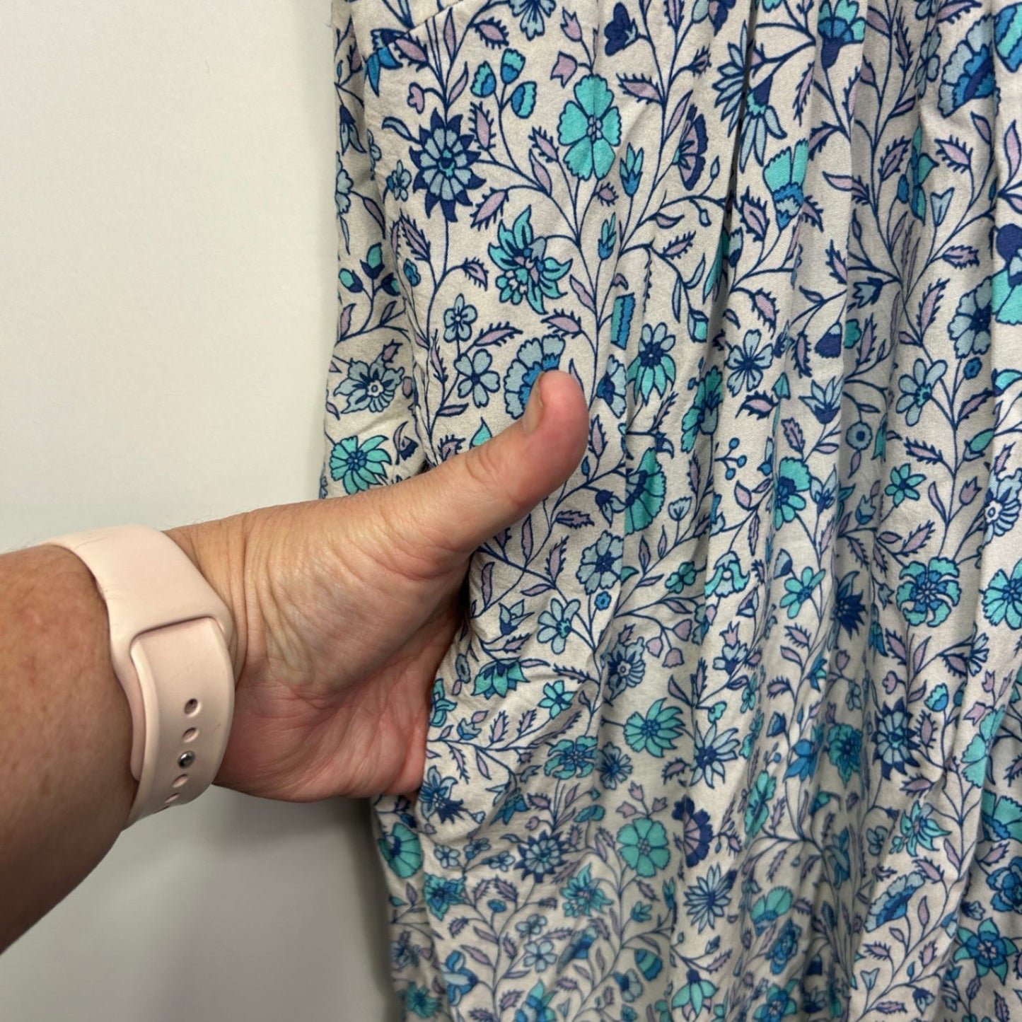Ada & Lou Maxi Boho Dress Size 22 XL Plus Blue Floral Midi Length Rayon Pockets