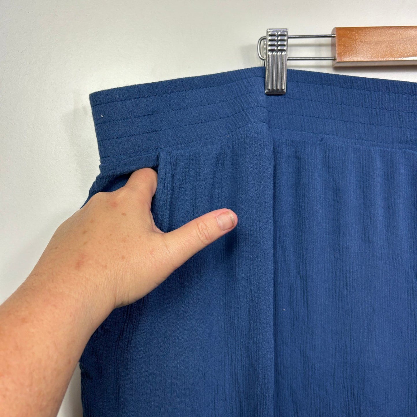 Autograph Wide Leg Cropped Pants Trousers Size 26 Blue Pockets Viscose