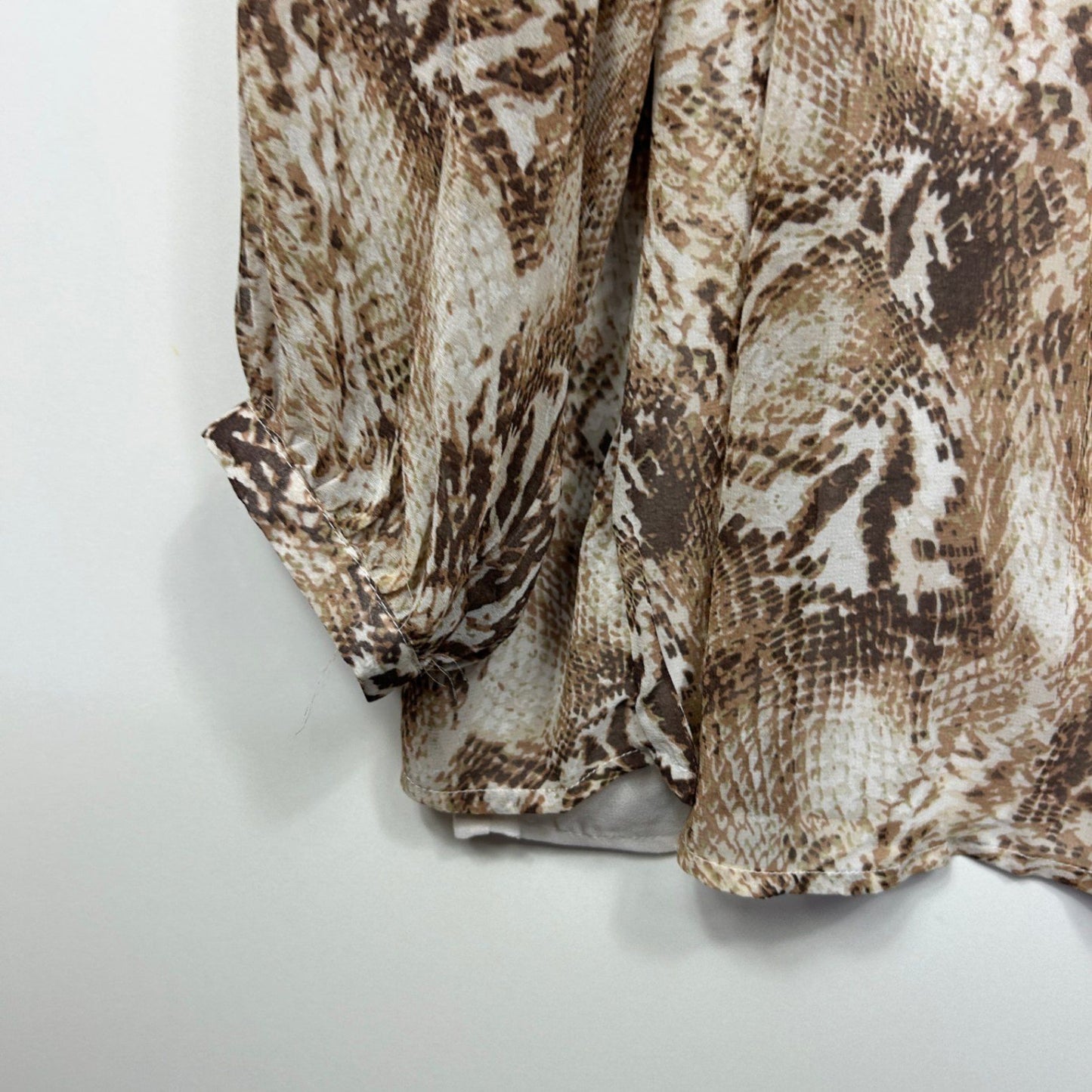 Beme Blouse Top Size 26 Brown Long Sleeve Snakeskin Print
