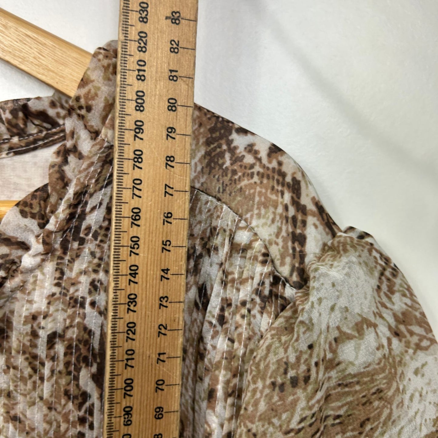 Beme Blouse Top Size 26 Brown Long Sleeve Snakeskin Print