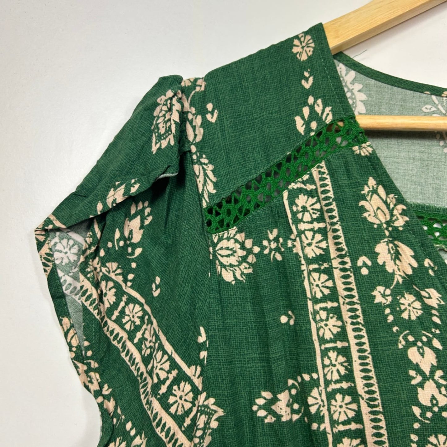 Jaase Boho Maxi Dress Size 20 Green Short Sleeve Long Length Pockets Crochet Trim