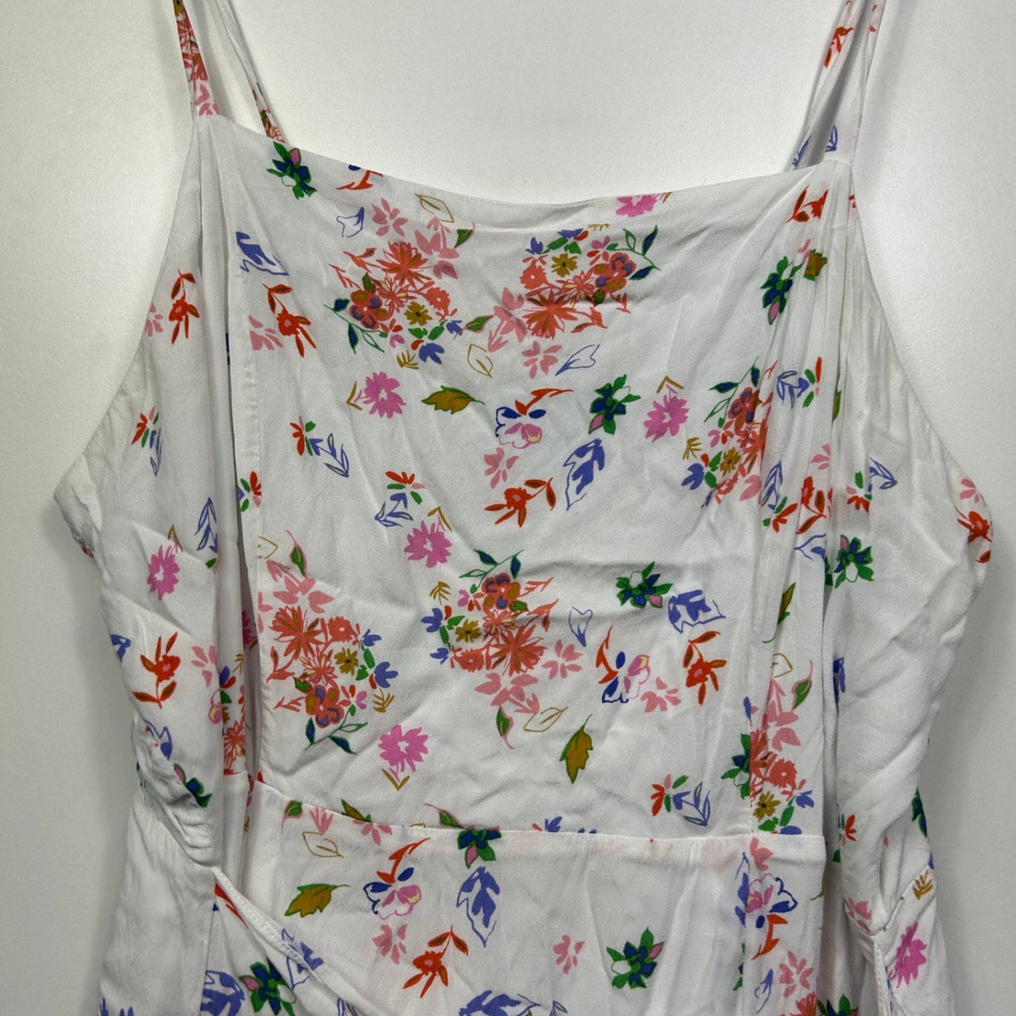 City Chic CCX Dress Size 20 Plus White Floral Sleeveless Wrap Front Viscose