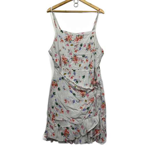City Chic CCX Dress Size 20 Plus White Floral Sleeveless Wrap Front Viscose