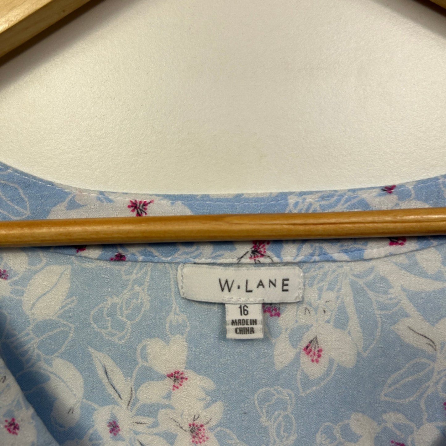 W Lane Top Size 16 Long Sleeve Blue Floral