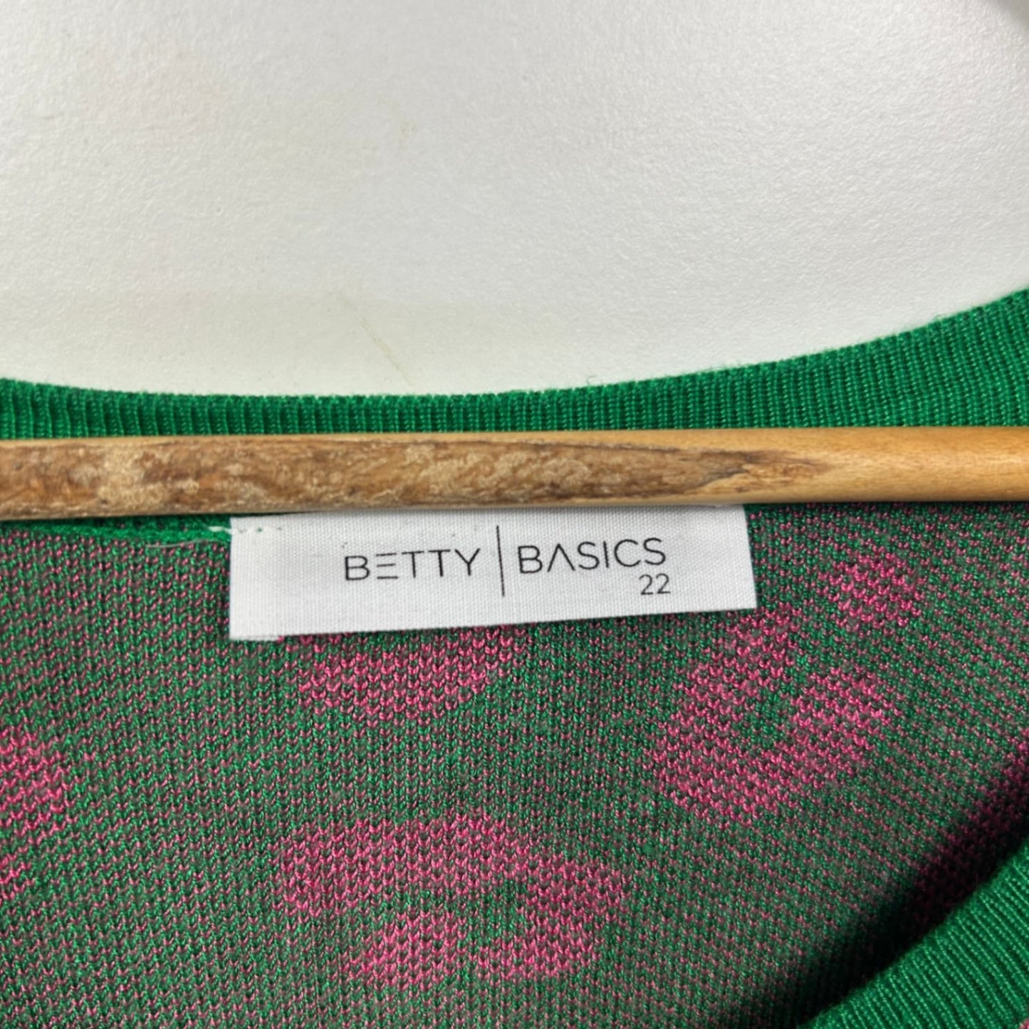 Betty Basics Jumper Size 22 Green Pink Leopard Print Knit Sweater Viscose Blend