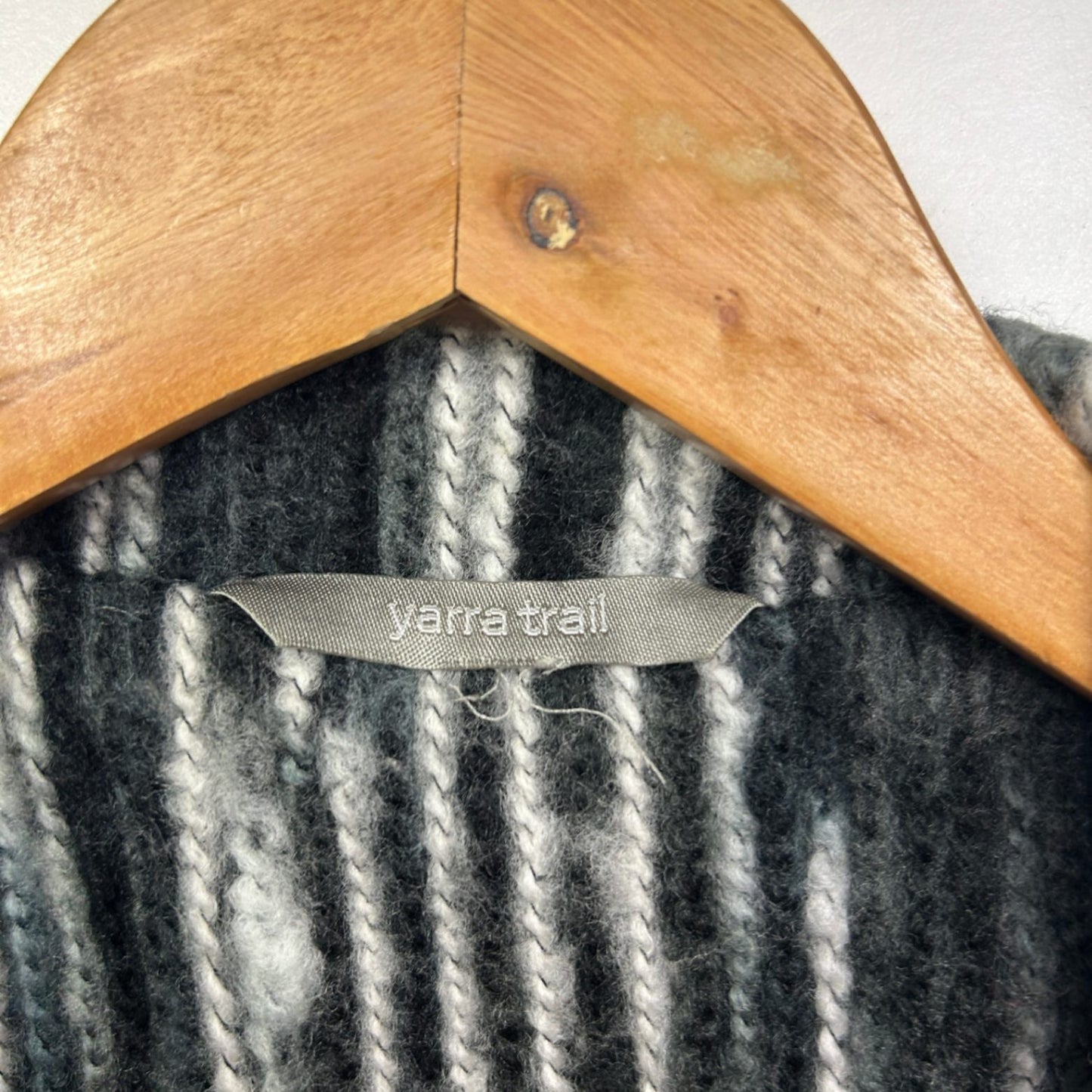 Yarra Trail Black White Striped Top Short Cap Sleeve Textured Size Large