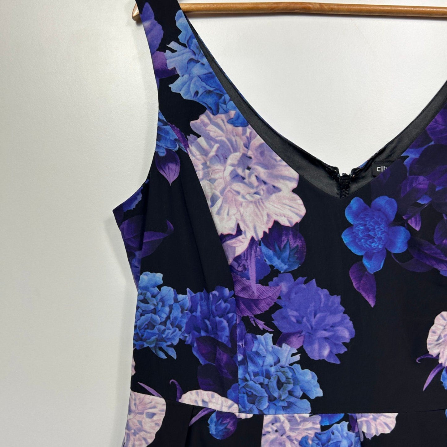 City Chic Fit & Flare Dress Size 16 Sleeveless Purple Black Floral Cocktail
