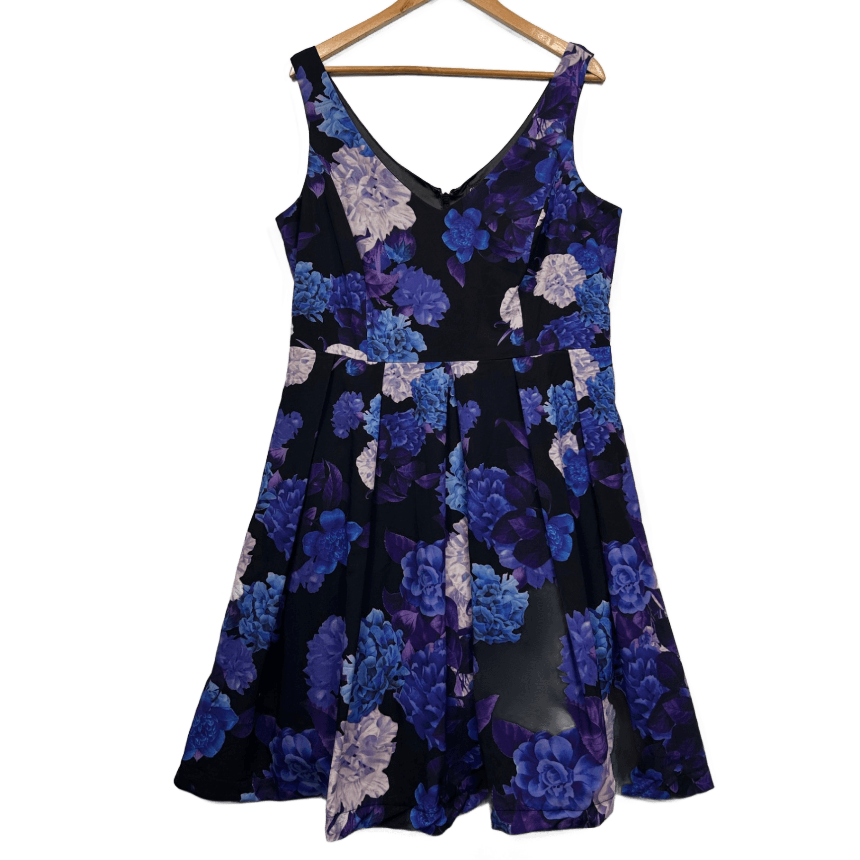 City Chic Fit & Flare Dress Size 16 Sleeveless Purple Black Floral Cocktail