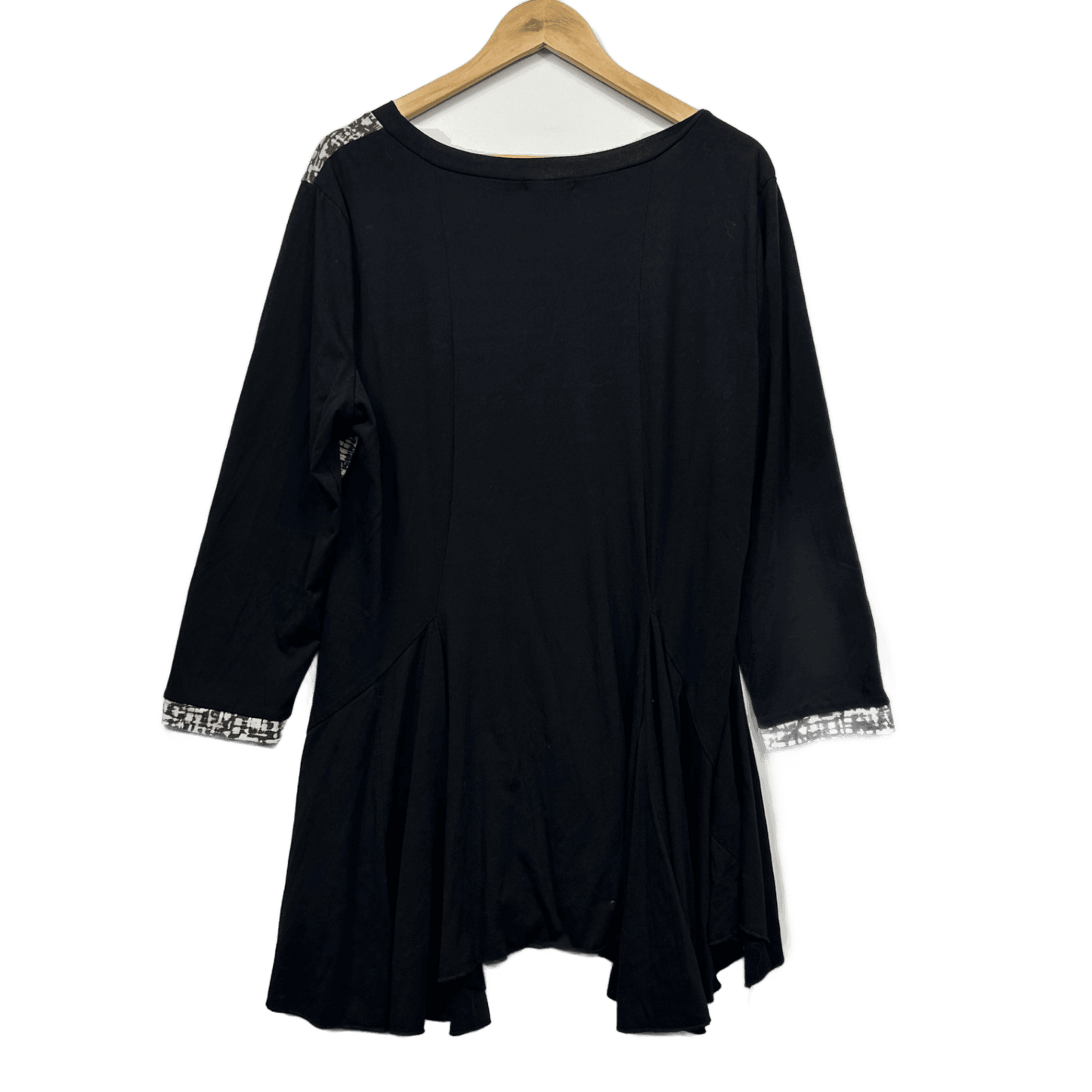 Threadz Australia Black White Long Tunic Top Size XXL 18 Viscose Blend