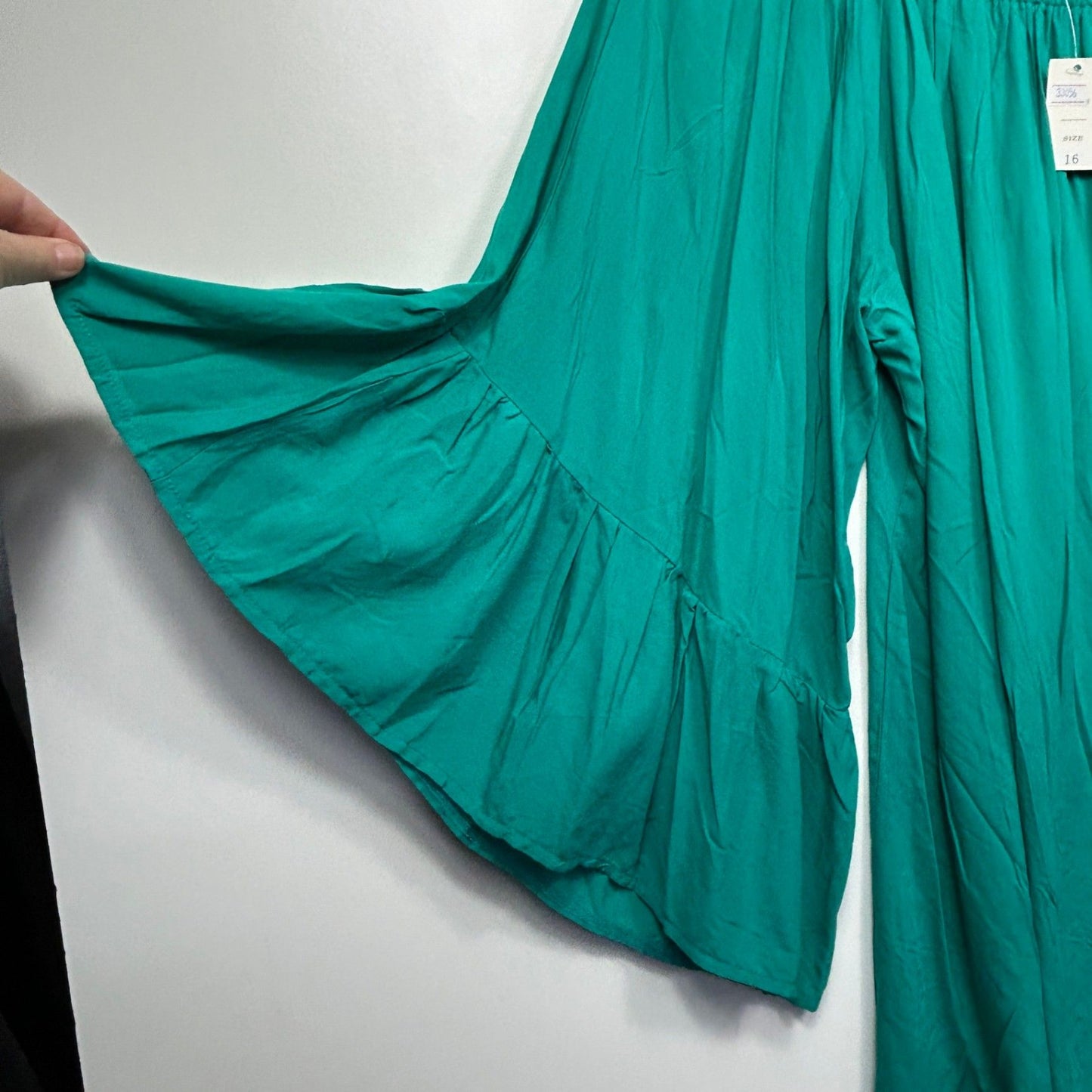 New FILO Top Size 16 Green Bell Sleeve
