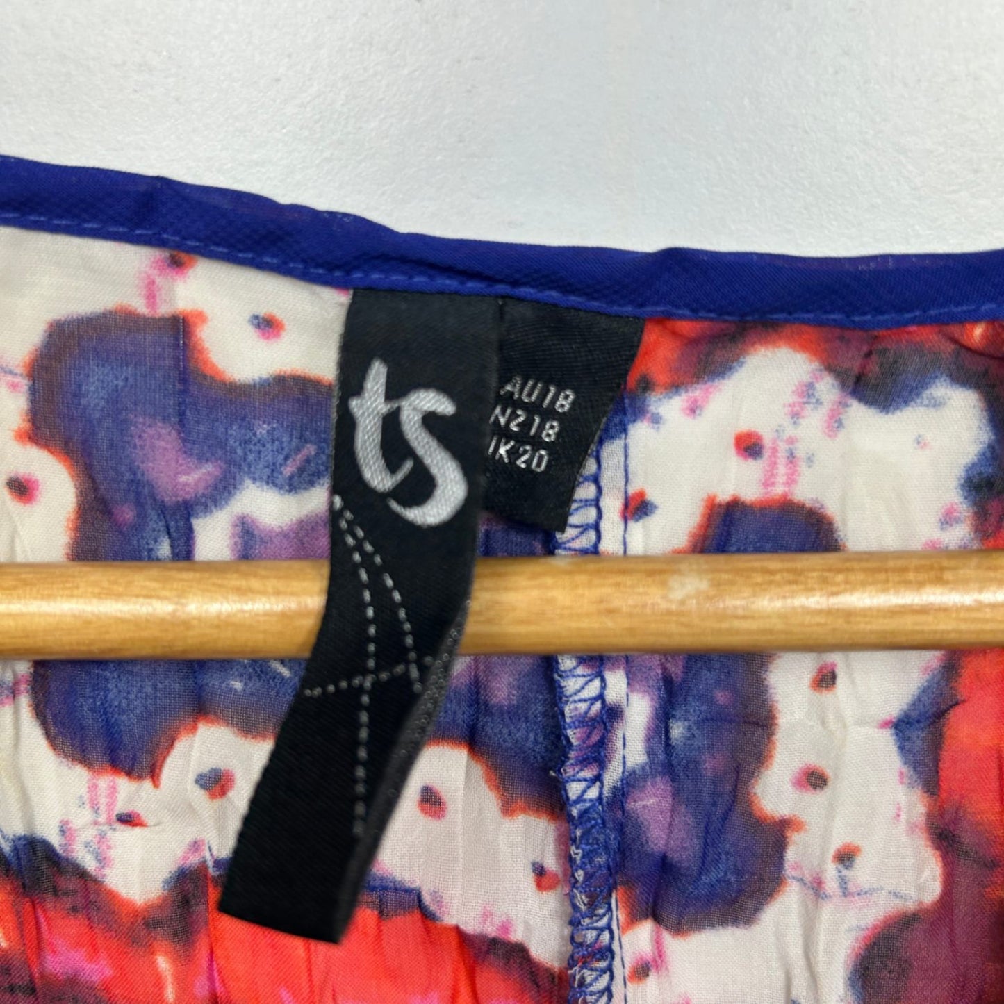 Taking Shape Top Layer Dress Size 18 Multicoloured Sleeveless Sheer