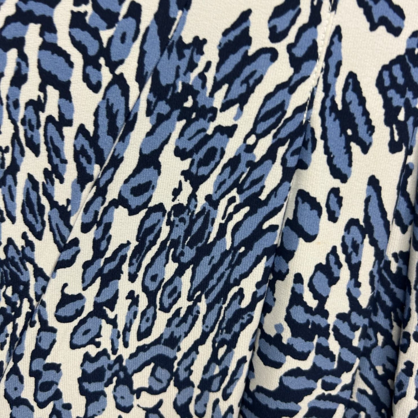 Taking Shape Dress Size 16 Plus Sleeveless Blue White Midi Length Pockets