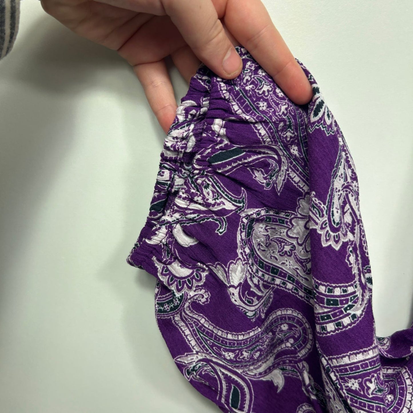 New Beme Purple Viscose Long Sleeve Paisley Print V-Neck Boho Top Blouse Size 28