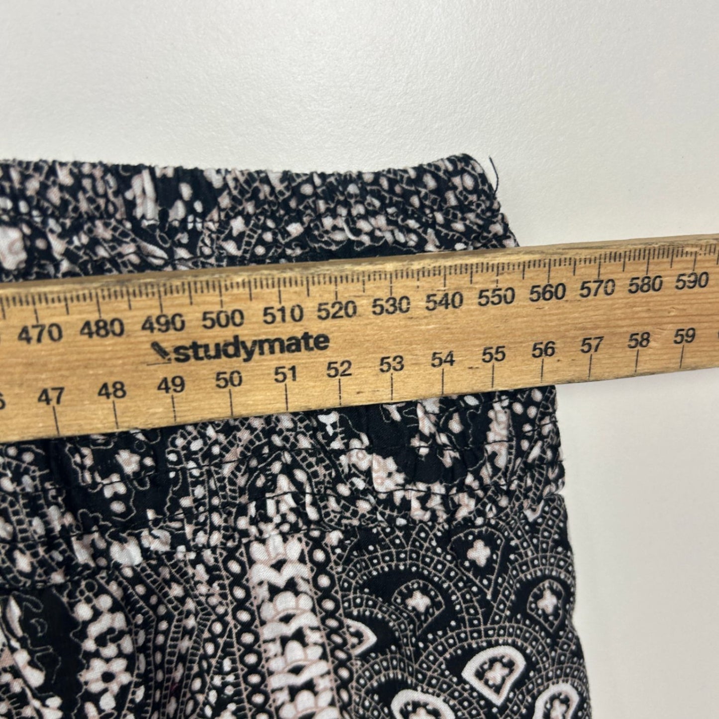 Expression Boho Black White Maxi Skirt Size 24 Midi Length Elastic Waist