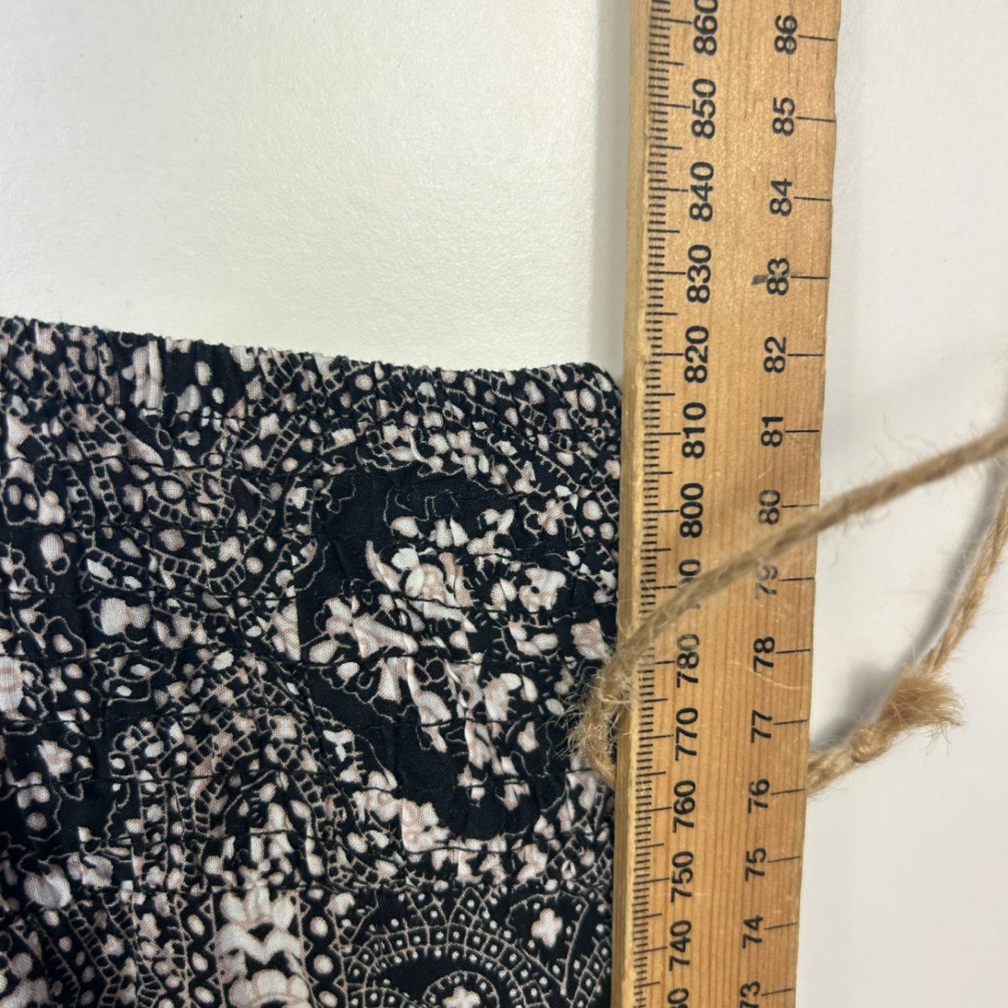 Expression Boho Black White Maxi Skirt Size 24 Midi Length Elastic Waist