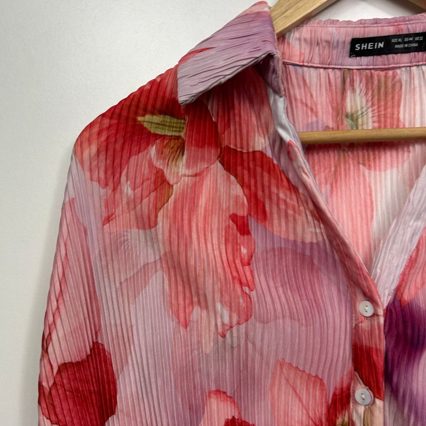 Shein Top Blouse Size 14 16  XL Pink Long Sleeve Floral Pleated Button Up