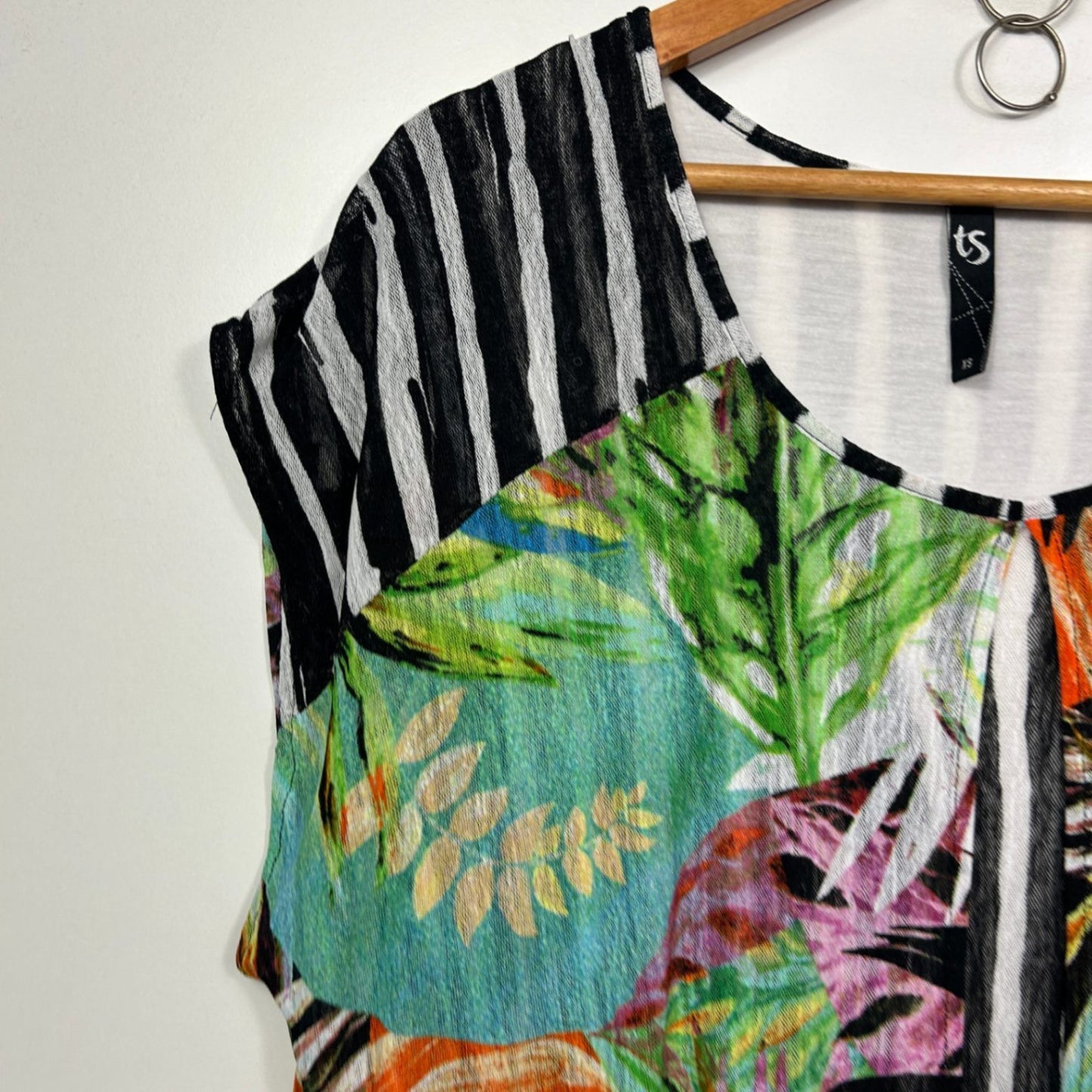Taking Shape Top Floral Striped Short Sleeve Tunic Size 14 Plus XS