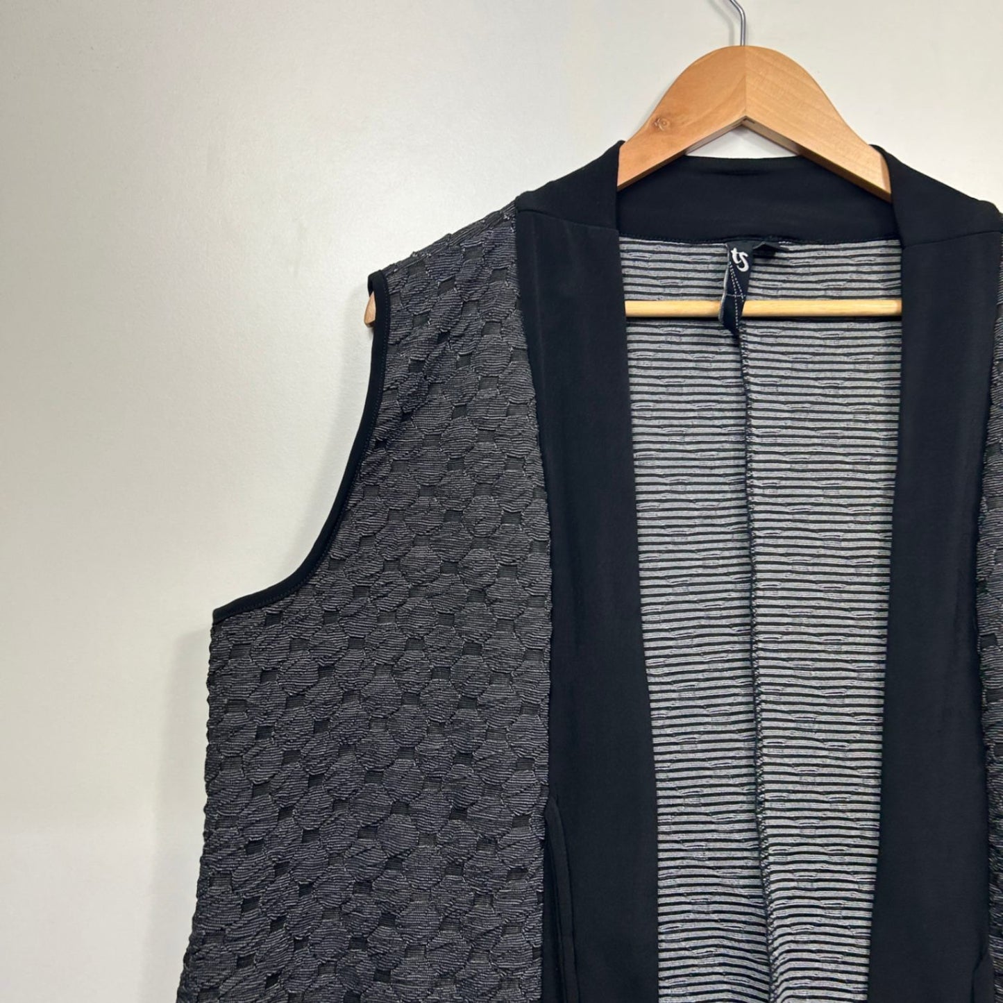 Taking Shape Black Duster Jacket Open Front Top Vest Size 18 Medium Plus