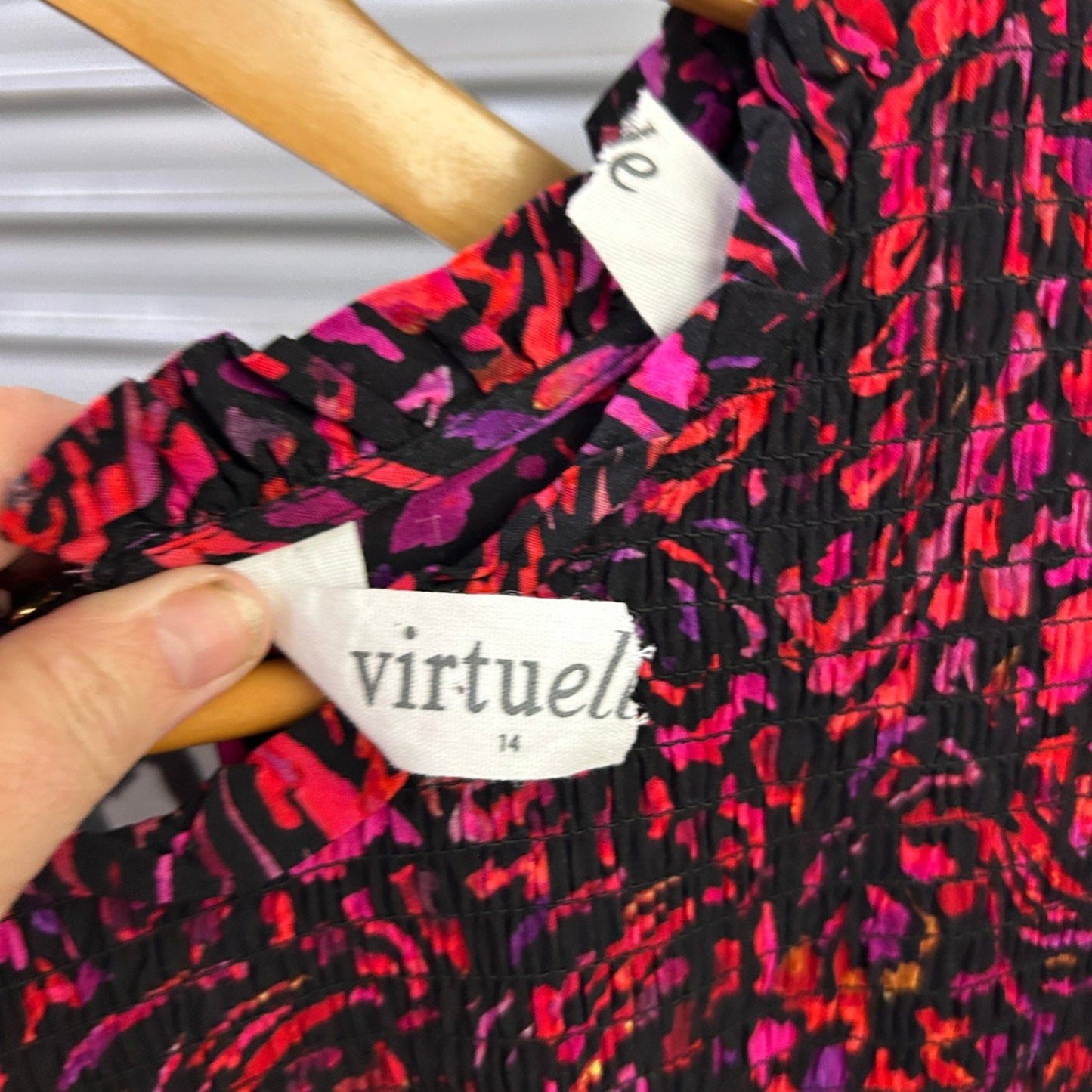 Virtuelle Top Size 16 Long Sleeve Floral Ruched Neckline Viscose *Fault