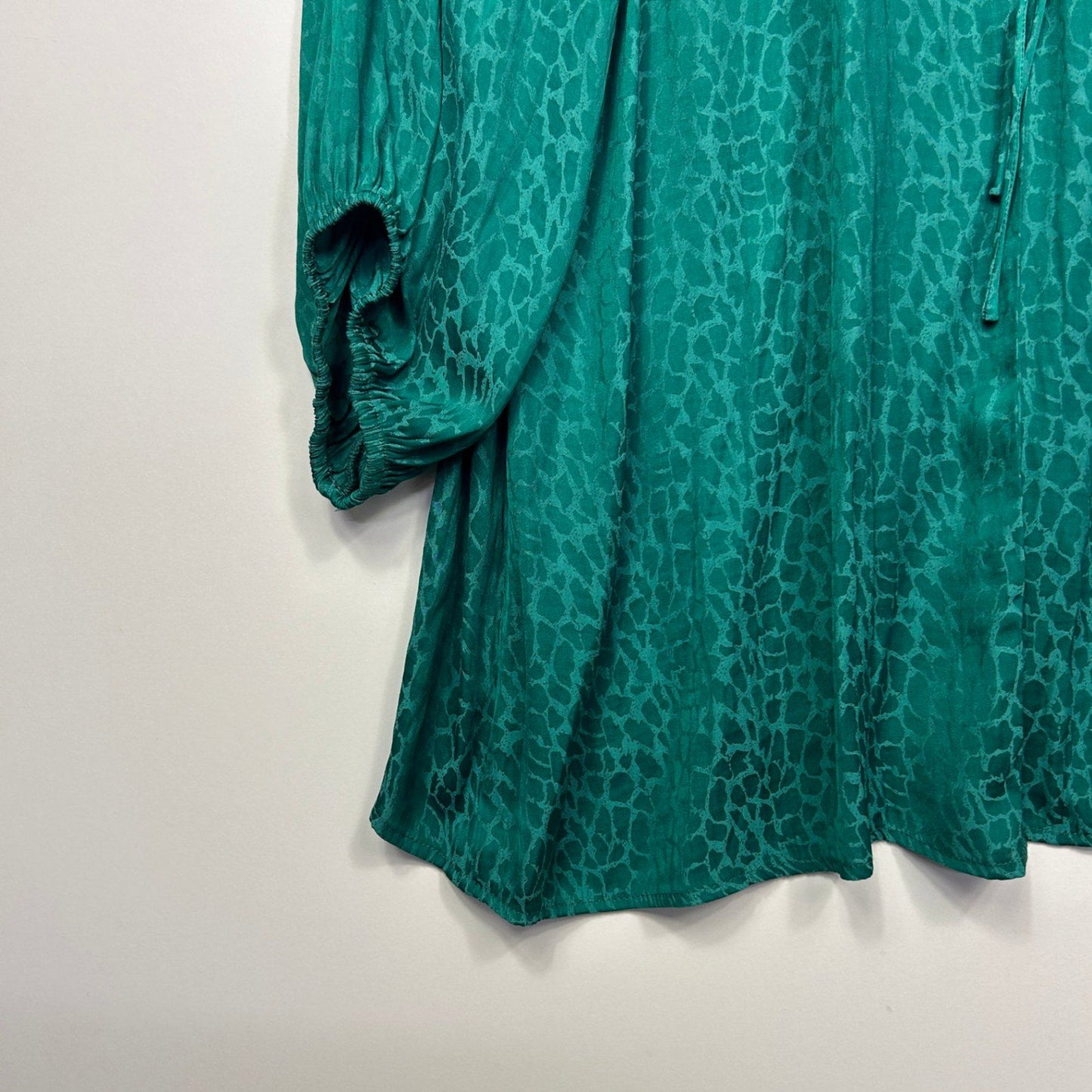 Virtuelle Green Long Sleeve V-Neck Tunic Top Blouse Size 16