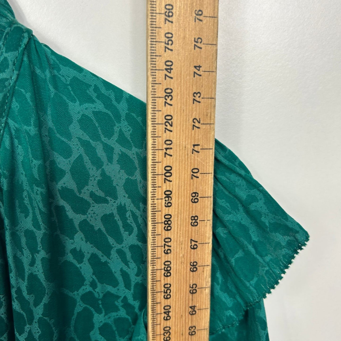 Virtuelle Green Long Sleeve V-Neck Tunic Top Blouse Size 16