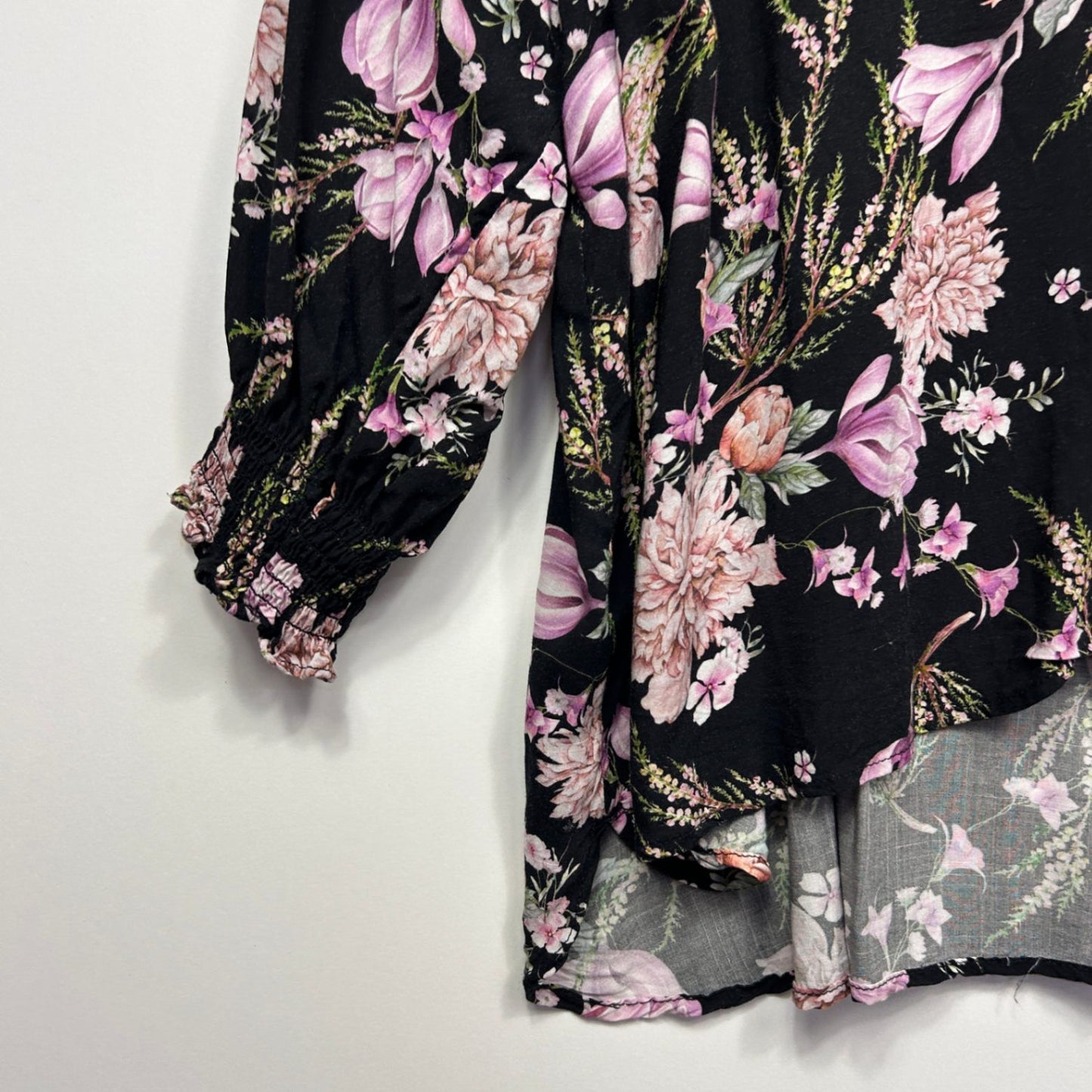 Virtuelle Black Floral Long Sleeve Blouse Top Size 24 Viscose