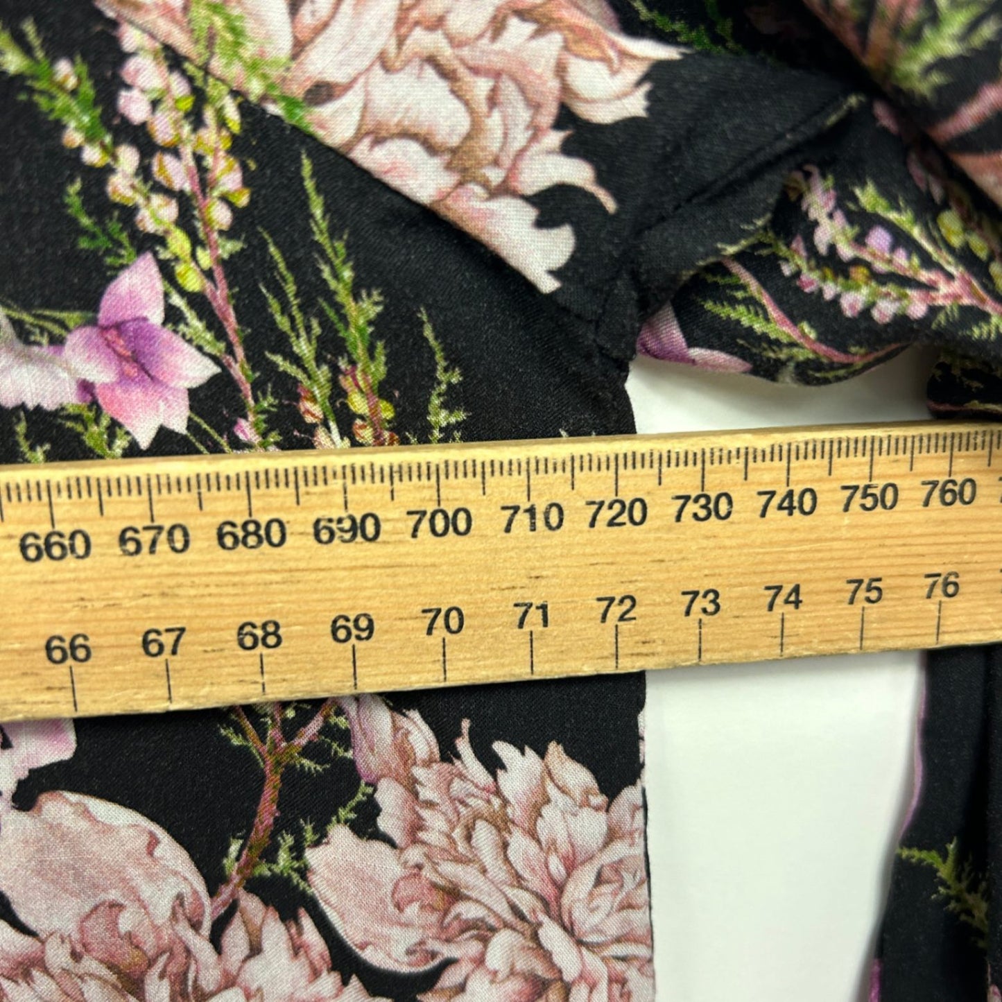 Virtuelle Black Floral Long Sleeve Blouse Top Size 24 Viscose