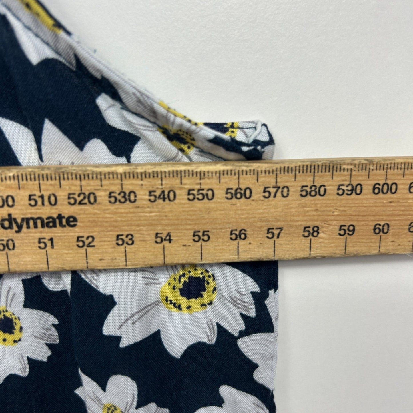 Isobelle Sleeveless Tunic Top Size 18 Black White Floral Daisies Viscose