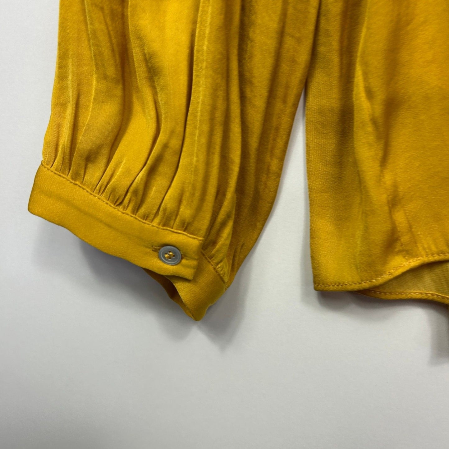 Sussan Mustard Long Sleeve Top Blouse Size 14 V Neck Pleated