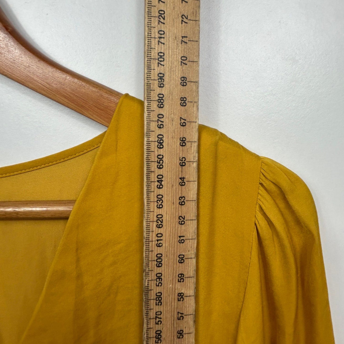 Sussan Mustard Long Sleeve Top Blouse Size 14 V Neck Pleated