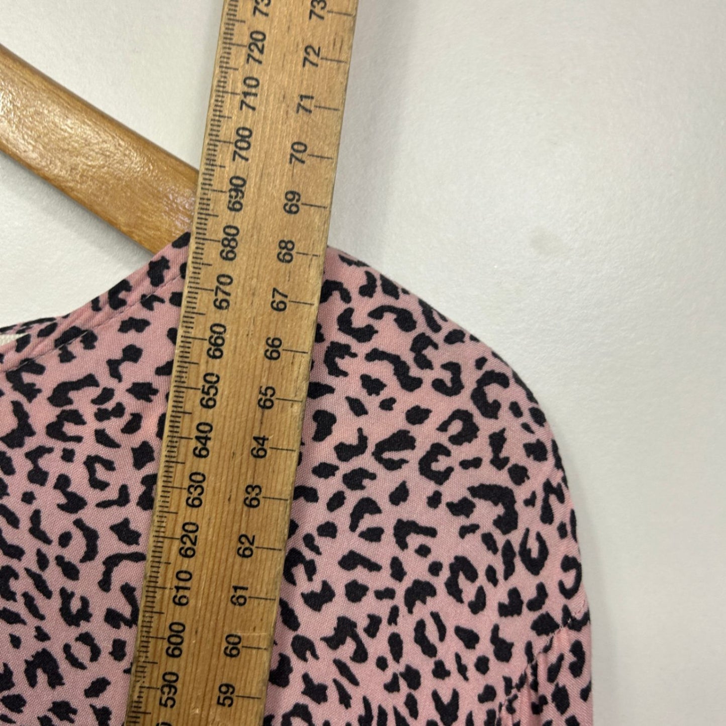 Threadz Womens Pink Viscose Long Sleeve Tiered Ruffle Blouse Top Size 14 Large Animal Print