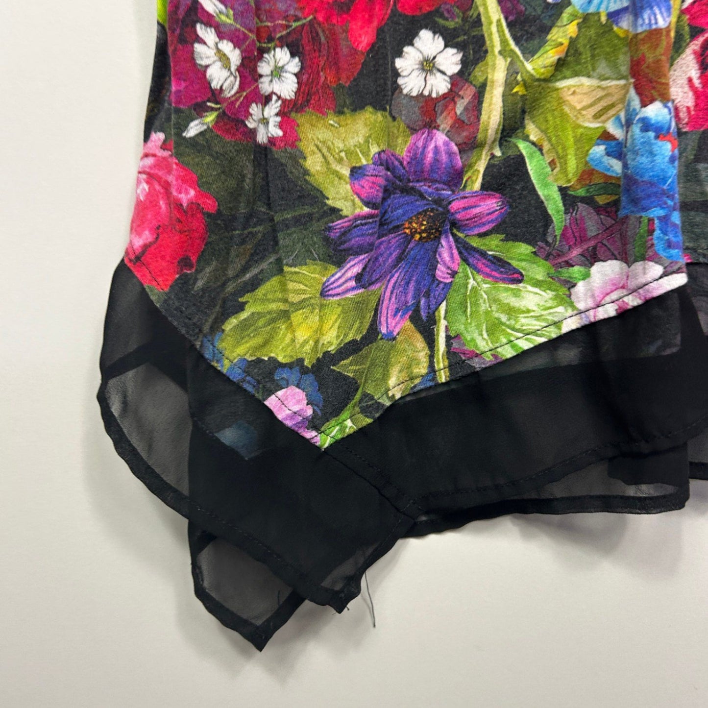 Virtuelle Black Floral Tunic Top Size 16 Plus Asymmetric Hem