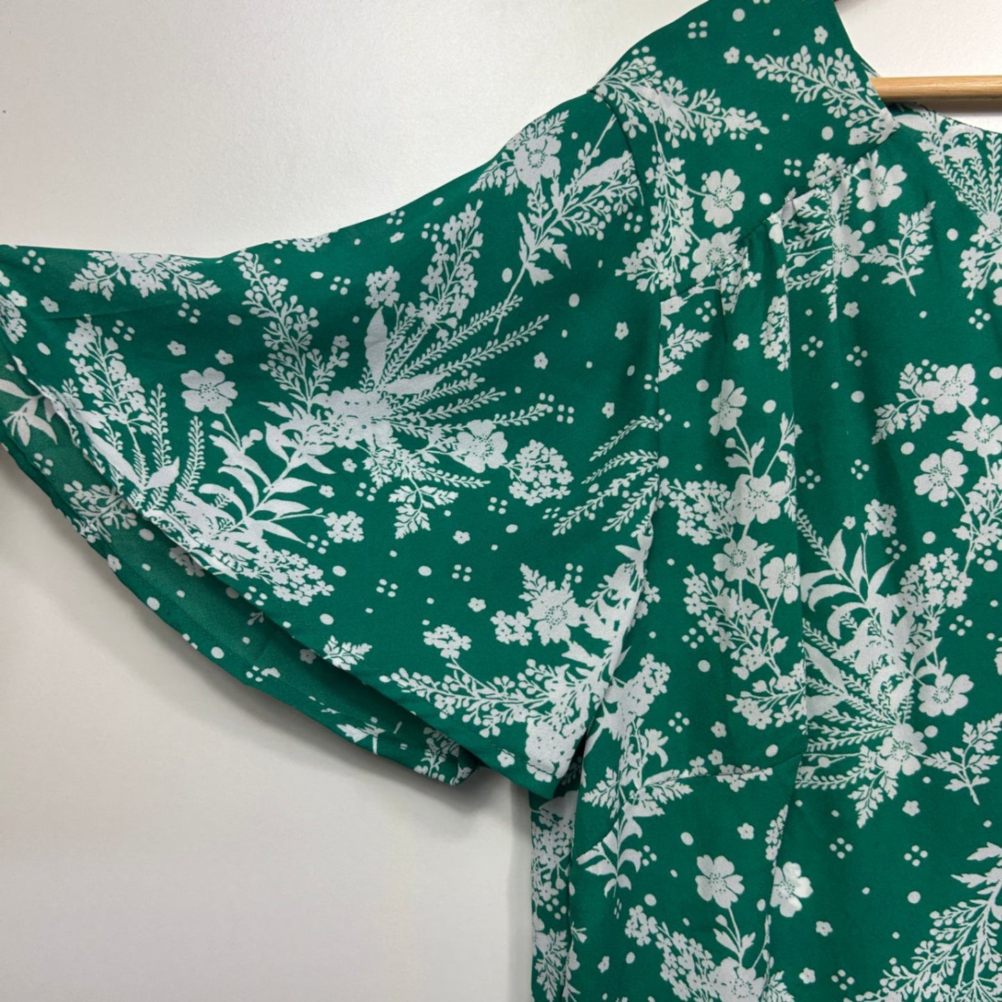 Autograph Green Short Sleeve V-Neck Floral Button Up Peplum Top Size 14