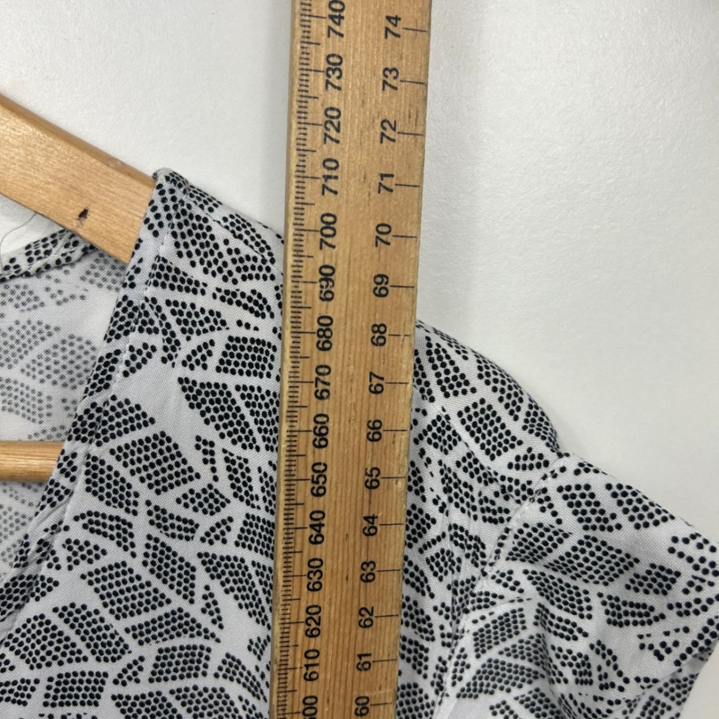 Millers Top Size 18 Black White Short Sleeve Viscose