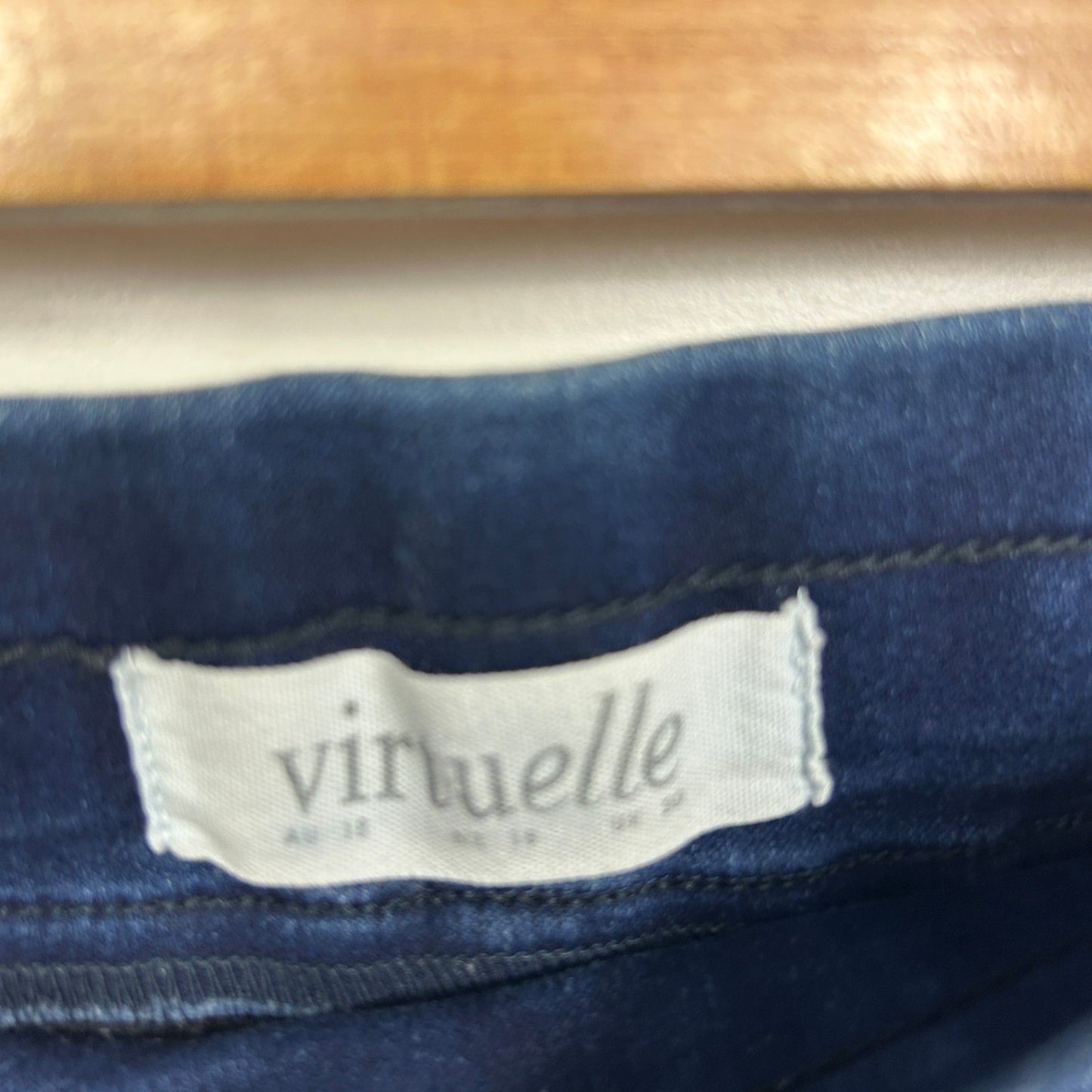Virtuelle Women Blue Denim Stretch Pull-On Pockets Cropped Pants Size 18