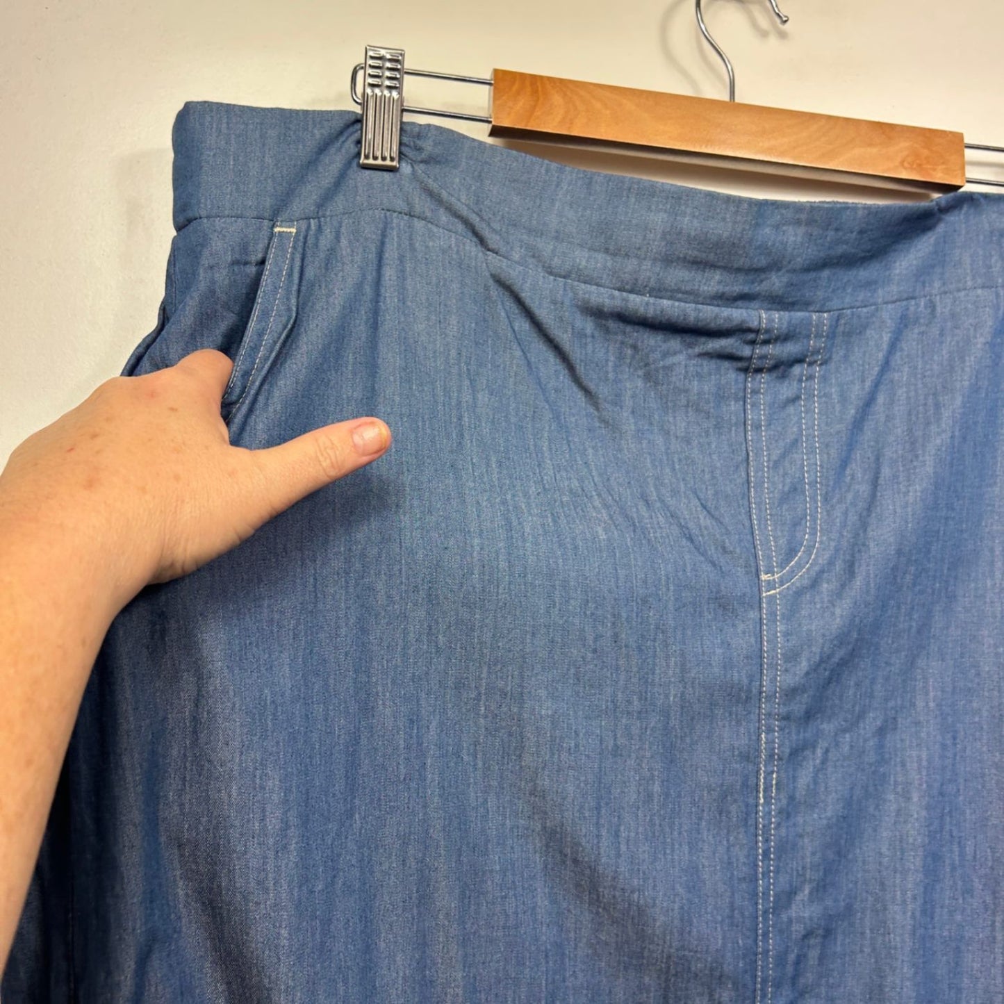 Autograph Chambray Maxi Skirt Size 16 Pockets Elastic Waist